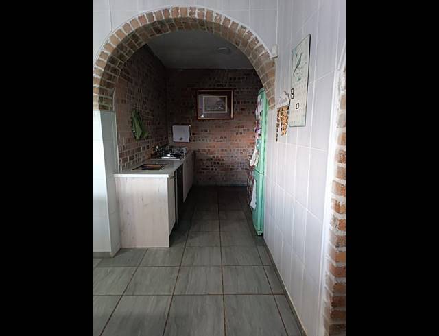 4 BEDROOM PROPERTY TO RENT IN ROTHDENE